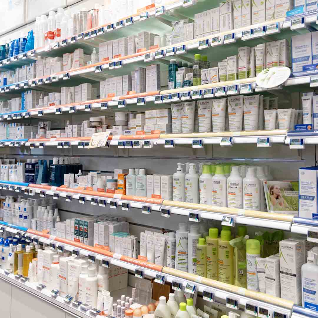 Stort udvalg af vitaminer og medicin hos Apoteket i Frederiksberg. 